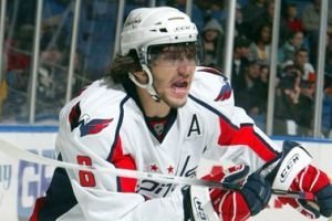 Alexander Ovechkin gets Kharlamov Trophy