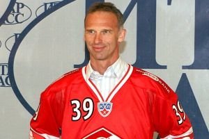 Dominik Hasek signs with Spartak Moscow